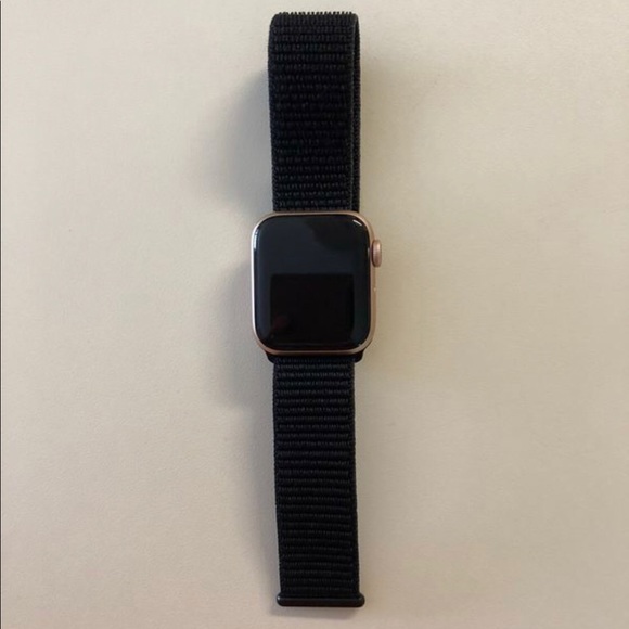apple watch 440mm